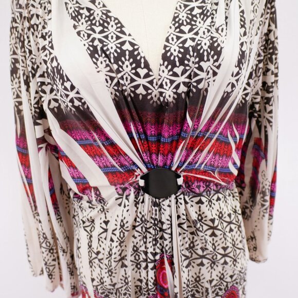 Style & Co. Large V-Neck Wrap Dress Lace Back Line Black Red Geometric Flutter - Picture 2 of 8